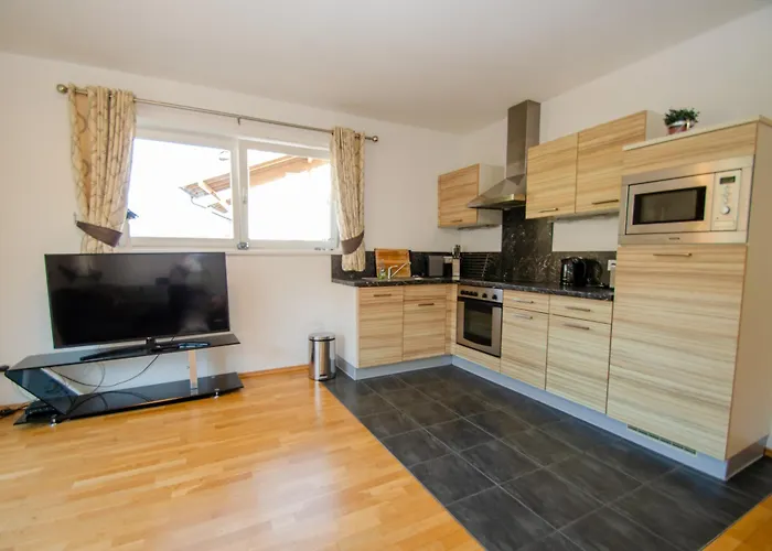 Kitz Residenz Six * كابرون